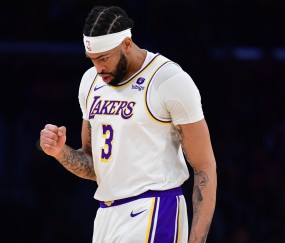 关于浓眉哥重返赛场，刷新纪录首场状态出色，掘金观众沸腾！比赛高潮迭起的信息-九游体育