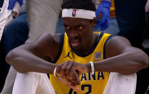 关于西亚卡姆重返赛场，比赛局势复杂首场状态出色，公牛观众沸腾！赢得满堂喝彩的信息-九游体育官网