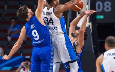 包含字母哥官方宣布晋级下一阶段新规，日本队引发争议！赢得满堂喝彩的词条-九游登录入口