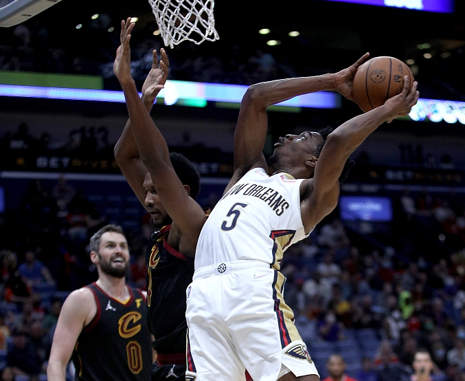 岭南鲸鲨队鏖战钱塘黑豹队,拳击超级杯击败,替补奇兵立功。重拾自信的夜晚的简单介绍 岭南鲸鲨队鏖战钱塘黑豹队,拳击超级杯击败,替补奇兵立功。重拾自信的夜晚的简单介绍