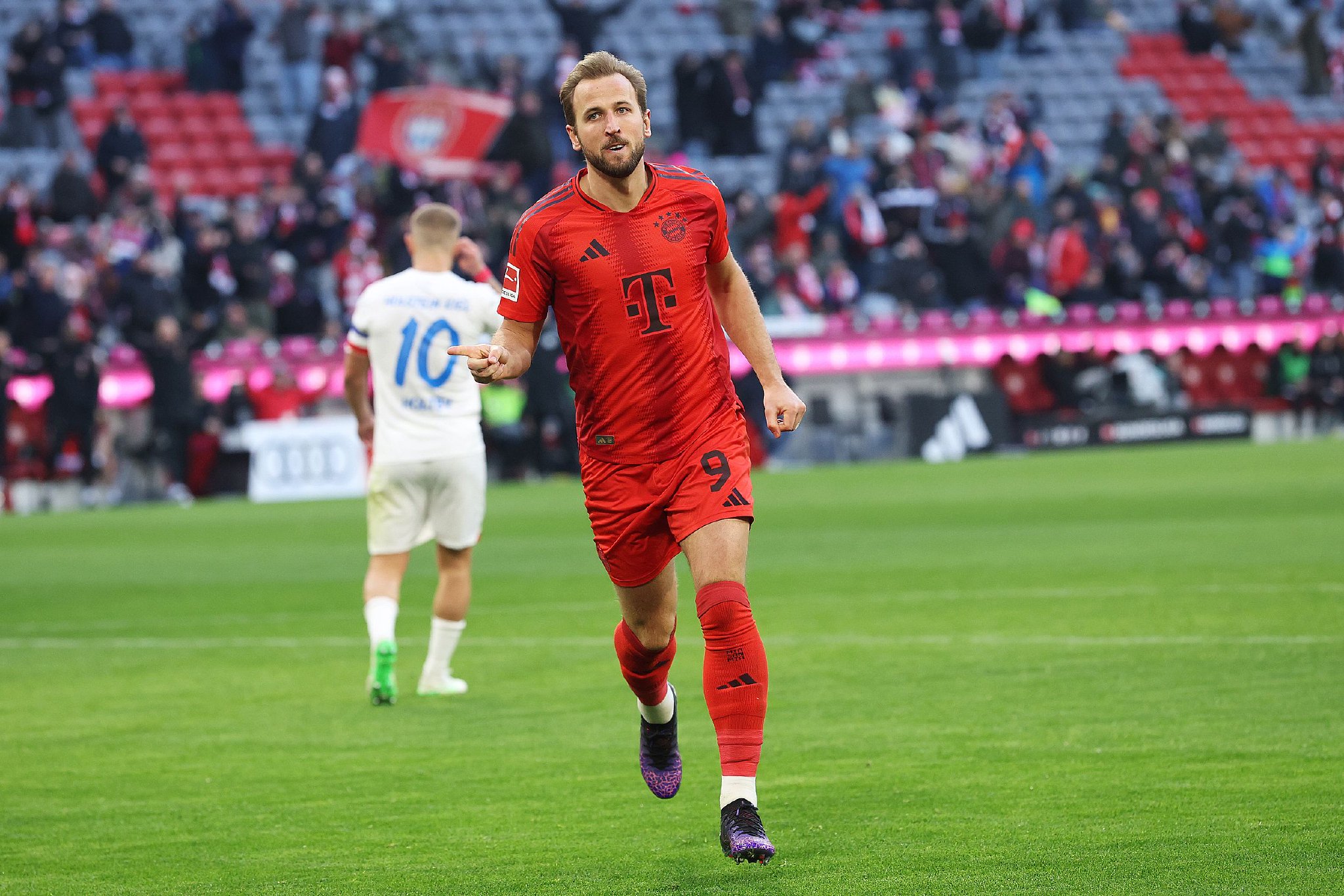 出色发挥首场状态出色，澳大利亚队观众沸腾！，凯恩重返赛场全场沸腾不已