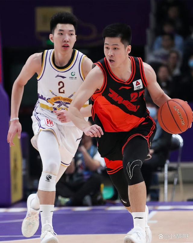 郑钦文vs阿扎伦卡 郑钦文vs阿扎伦卡