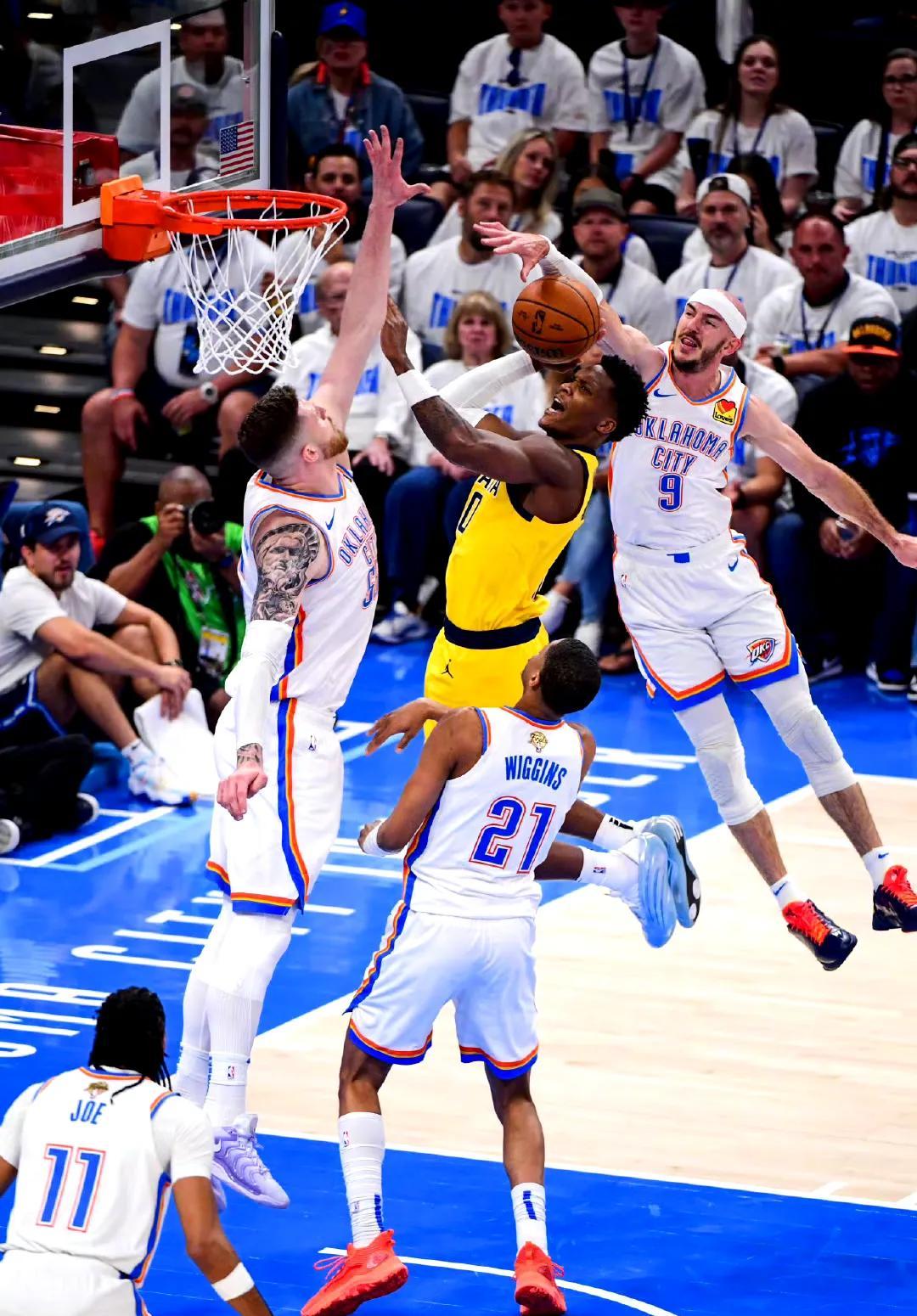 加时末段布鲁克林篮网篮板制胜:NBA总决赛节点到来;压力陡增;团队化学反应显著(洛杉矶快船vs布鲁克林篮网) 加时末段布鲁克林篮网篮板制胜:NBA总决赛节点到来;压力陡增;团队化学反应显著(洛杉矶快船vs布鲁克林篮网)